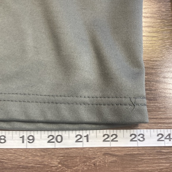 Pre Owned Large OVB Gray & Green Oregon Ducks 1/4 Zip Pull Over - Picture 8 of 9